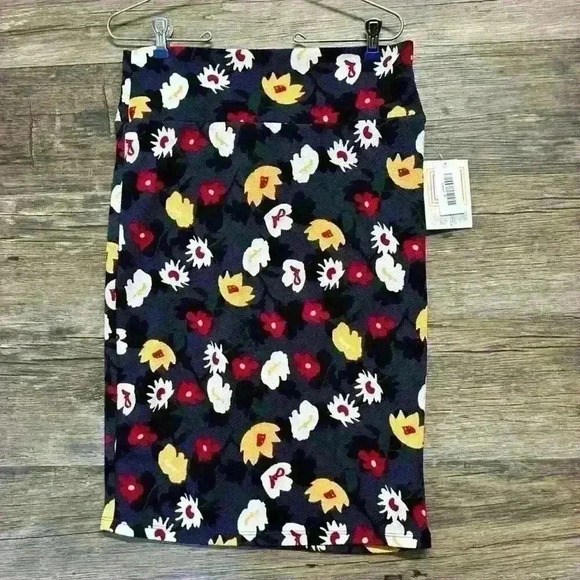 LulaRoe Multicolored Geometric Casual Skirt Cassie Size Medium - Picture 1 of 2